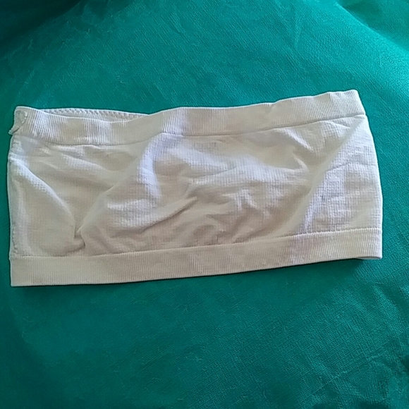 3 for $25 🌻 XOXO White  Bandeau - Picture 6 of 9